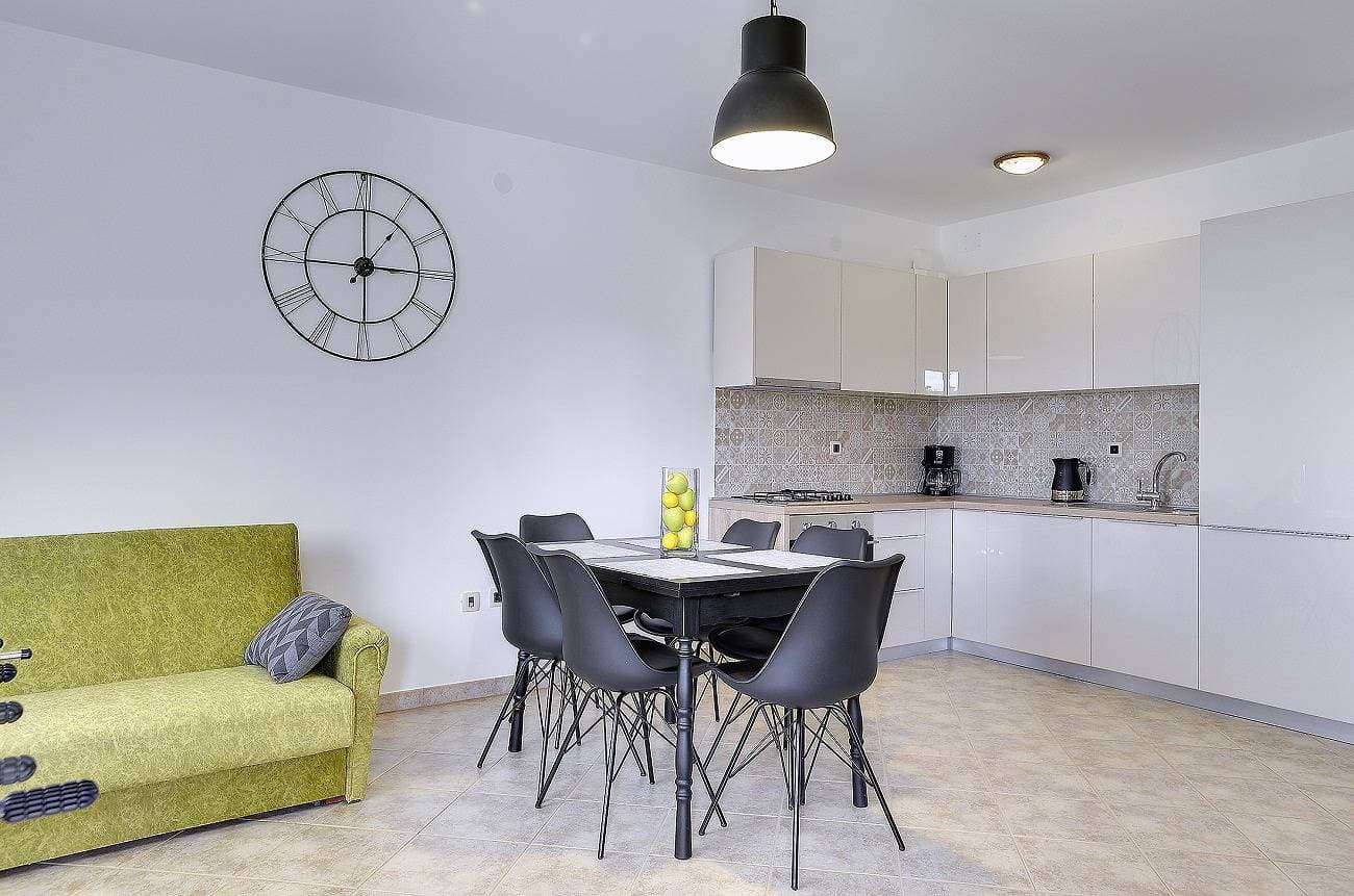 Foto 8 von 21: Neu renovierte Ferienwohnung mit Klima, WLAN, Waschmaschine, Tischfußball, Grill, Fahrräder und einem Kinderspielplatz