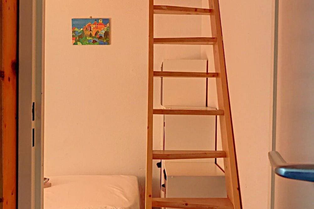 Foto 2 von 11: Maison L'Olivade  dans résidence privée  avec pisc