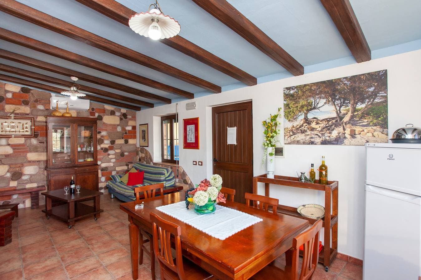 Foto 12 von 28: Ferienwohnung "Typisches Landhaus - Orosei" mit Terrasse & Gemeinschaftsgarten