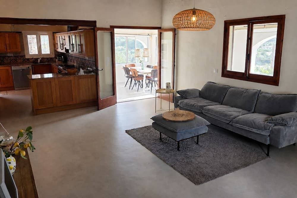 Foto 11 von 30: Beautiful family villa with pool. Between nature and close to the coast of Denia