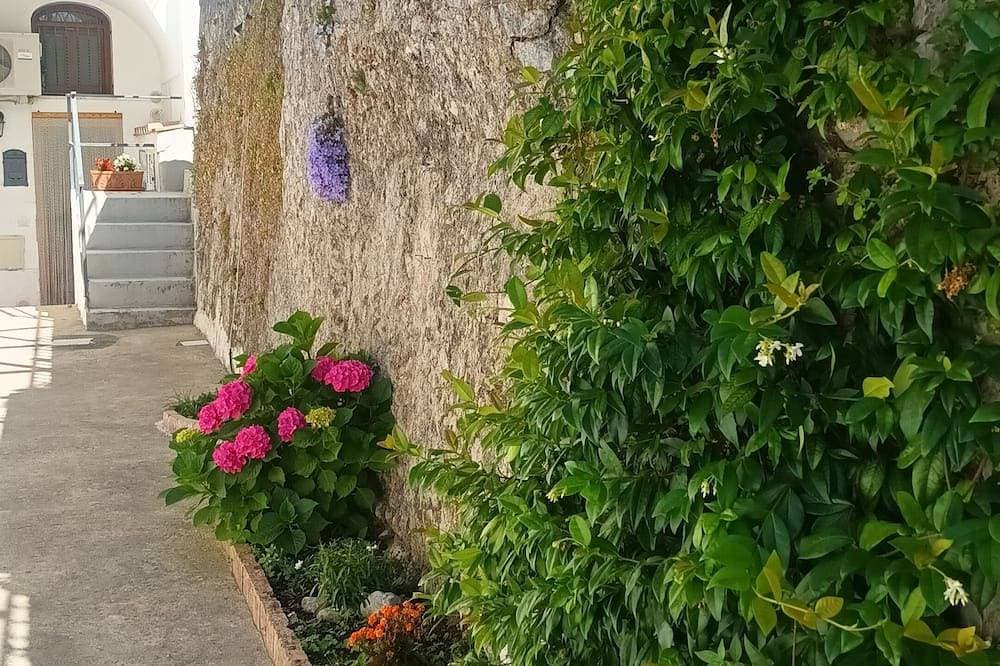 Foto 7 von 10: Enjoyable 1-bedroom apartment with AC in charming Minori,cozy apartment no steps