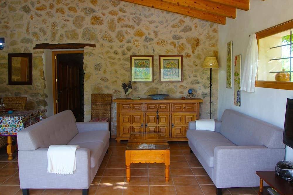Foto 3 von 30: Ruhige Villa mit privatem Pool und herrlichem Blick, in der Nähe des Dorfes.