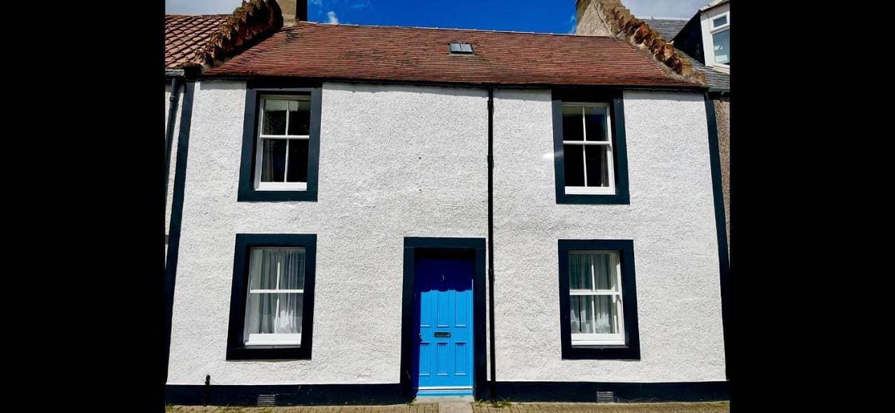 No3 By The Sea a 5 Star Cozy Coastal Cottage 1