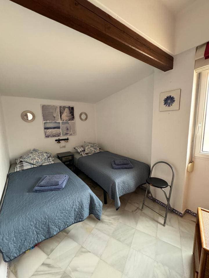 Foto 7 von 38: Two-Bedroom Apartment