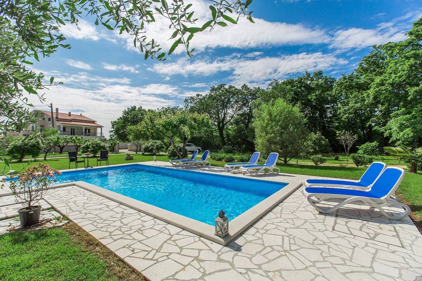 Foto 7 von 32: Hundefreundliches Paradies mit Pool, Spielplatz, Grillbereich, privater Terrasse
