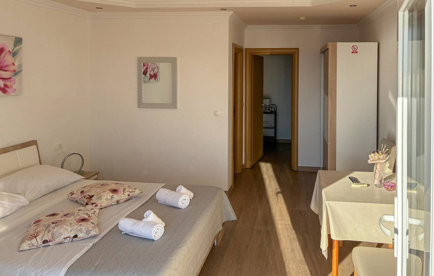 Foto 10 von 20: Ferienwohnung mit Meerblick, Pool und WLAN, 800 m vom Strand entfernt