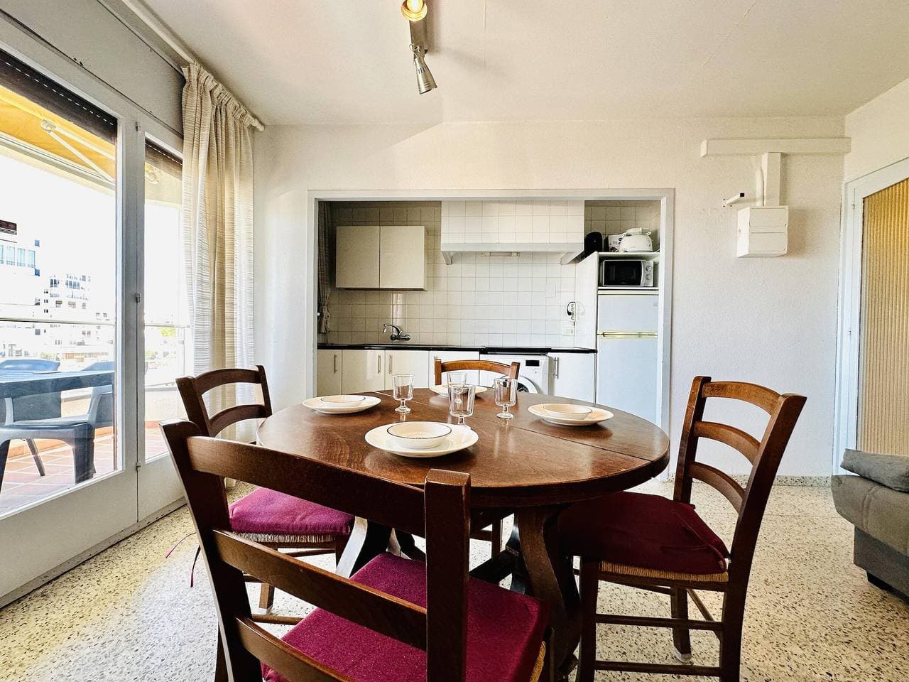 Foto 10 von 24: Meerblick-Apartment mit Terrasse und privatem Parkplatz in Roses
