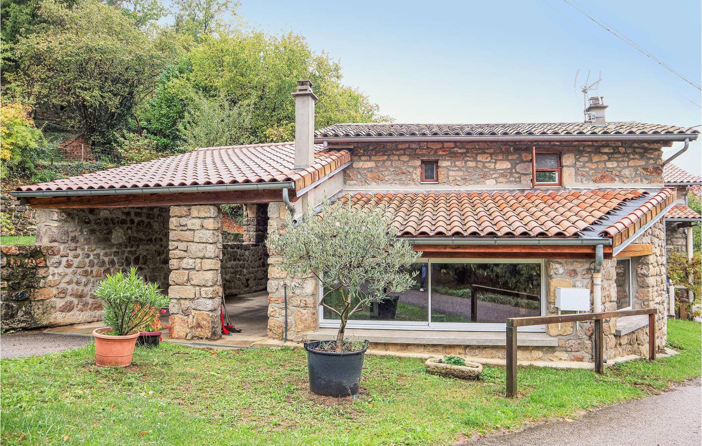 Wohnung mit Bergblick, Parkplatz und Garten 1