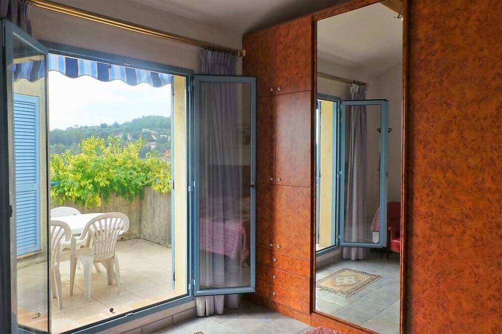 Foto 12 von 14: Dream Vacations on the French Riviera: Apartment No. 2 (35 m²) + Private South-Facing Sun Deck (16 m²)