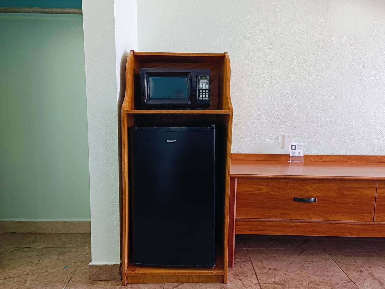 Foto 10 von 23: Edinburg, Texas | Kingsize-Bett | Rauchen