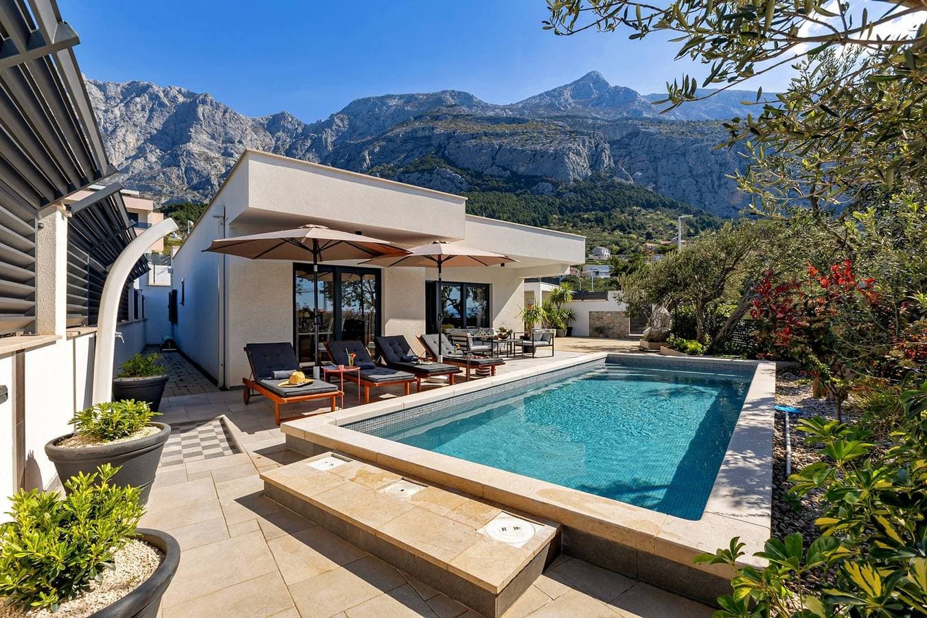 Villa Festina Lente in Makarska, heated pool 1