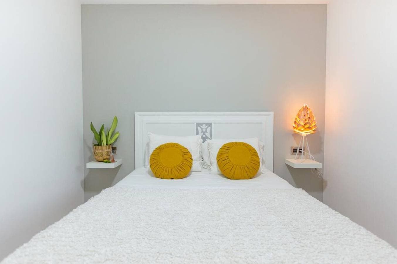 Foto 11 von 27: Ferienwohnung "Eclipse" mit Bergblick, Whirlpool, WLAN, Klimaanlage und Terrasse