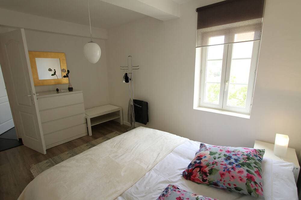 Foto 3 von 21: Haus mit Pool und Garten, 4 Schlafzimmer, 8 Personen, großes Wohnzimmer, 2 Badezimmer