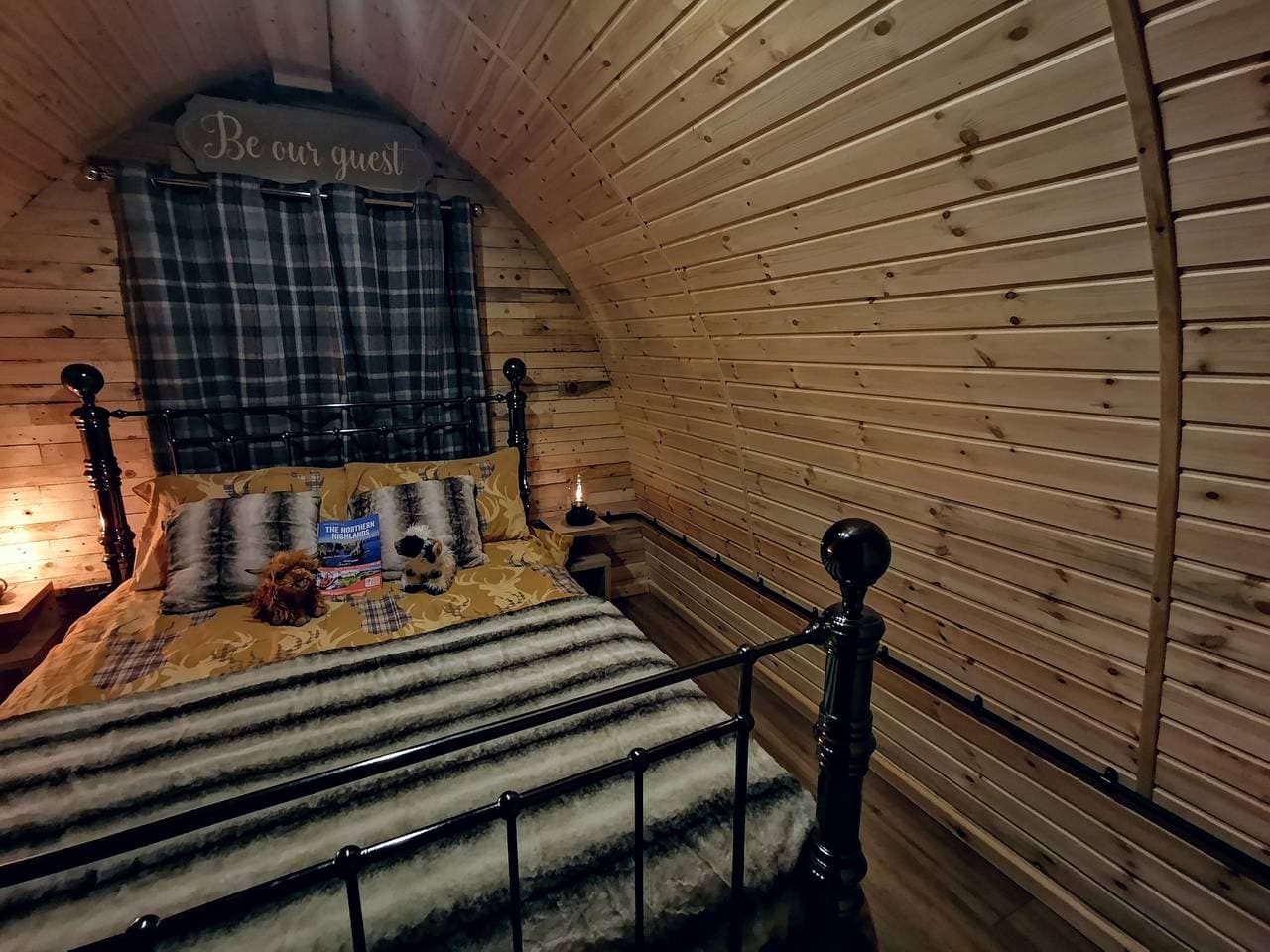Foto 5 von 33: Blockhütte für 2 Personen mit Garten