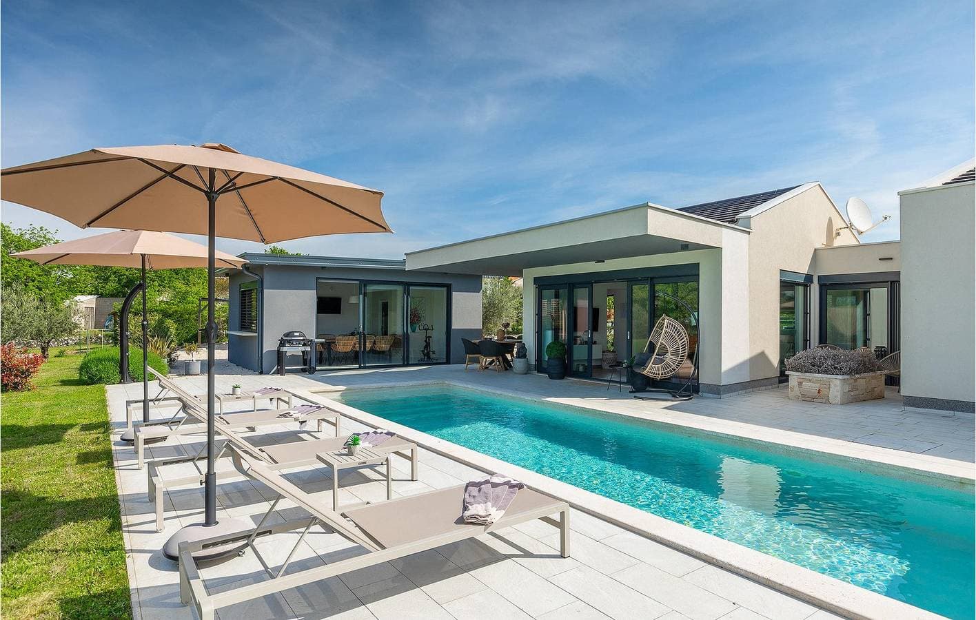 Foto 10 von 61: Reizende 2-Zimmer-Wohnung mit Pool und Parkplatz in der Nähe von Kringa
