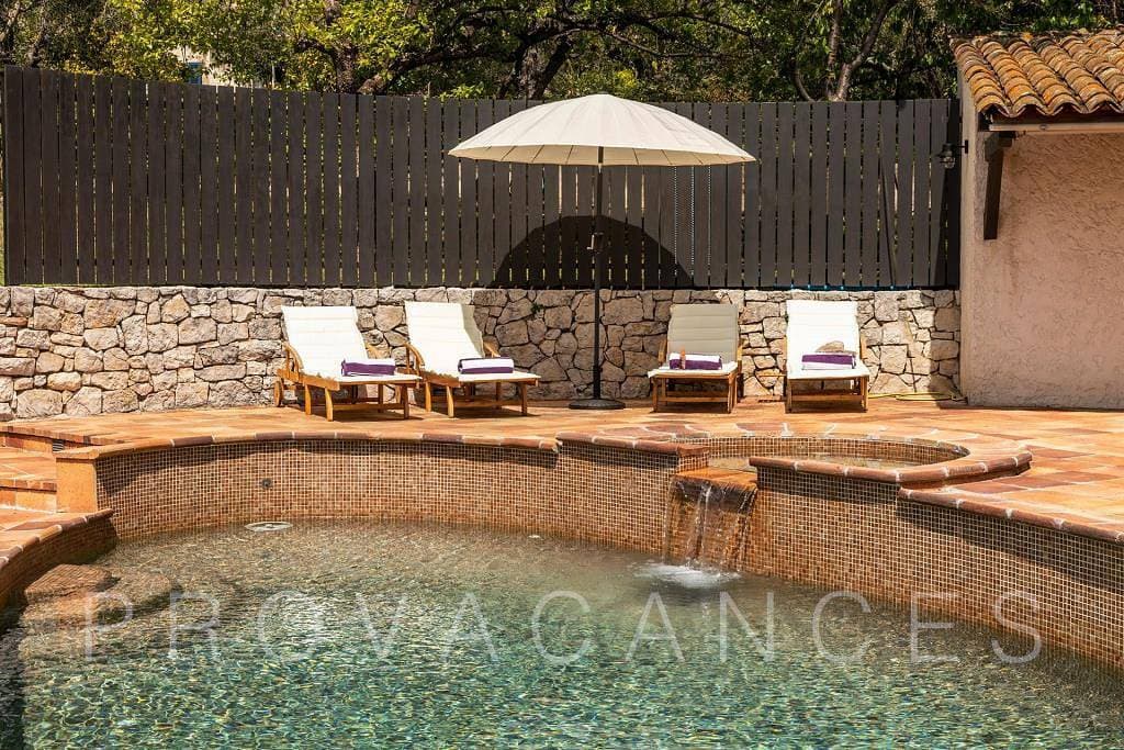 Foto 7 von 49: Schöne Architektenvilla mit Pool in Tourrettes-sur-Loup