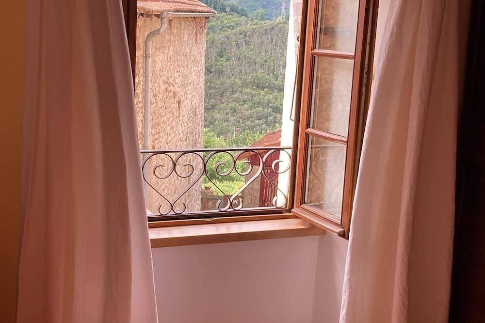 Foto 2 von 30: La Forge, großes, ruhiges, naturnahes, historisches Steinhaus mit Dachterrasse.