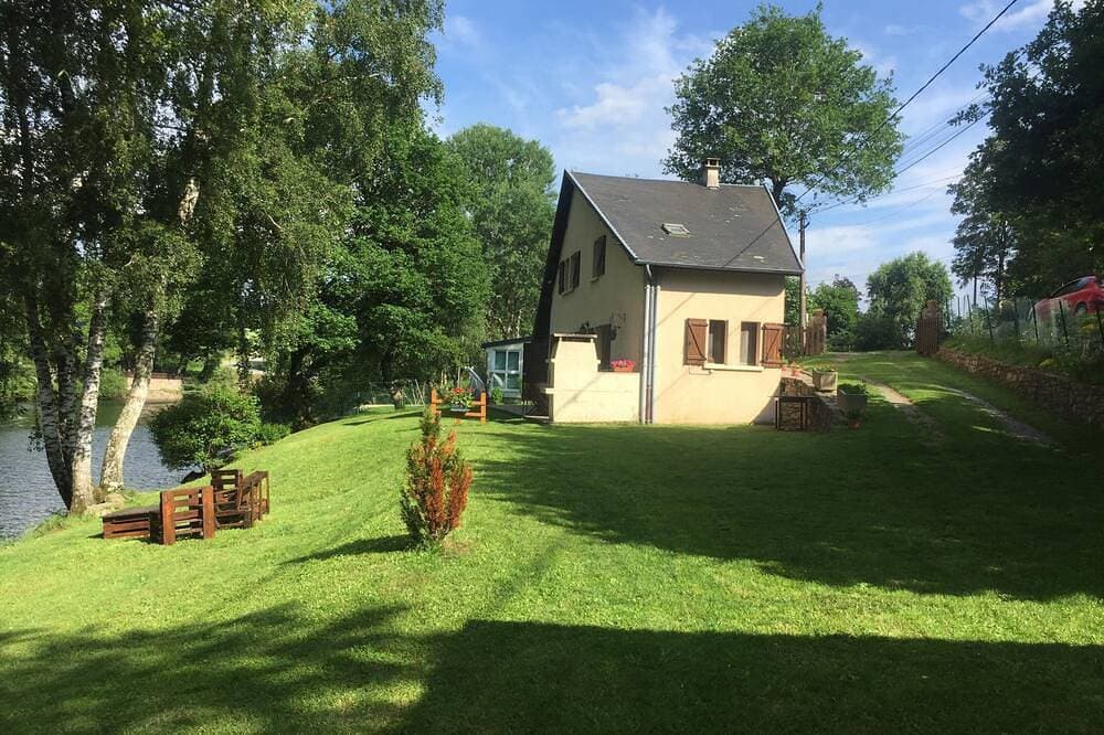 Foto 8 von 16: Maison Lac de Pareloup, \"Die Füsse Im Wasser\"
