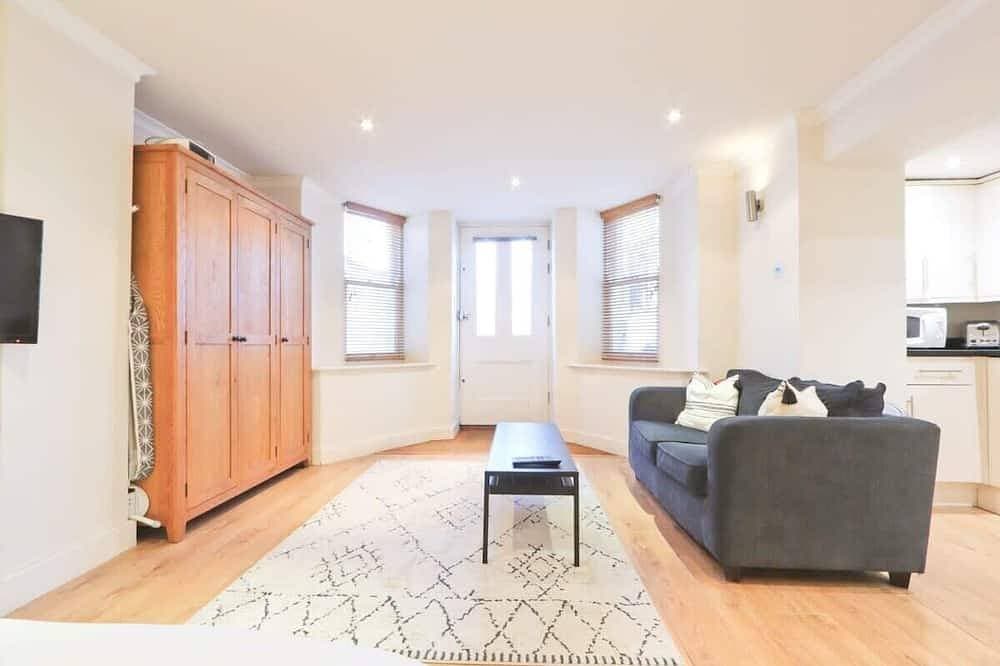 Foto 8 von 12: Modern Studio in Desirable Clifton Area