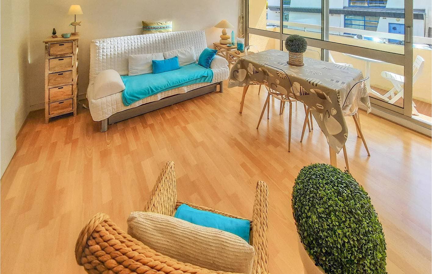 Foto 5 von 26: Modernes Apartment in Strandnähe mit Parkplatz und Kochnische