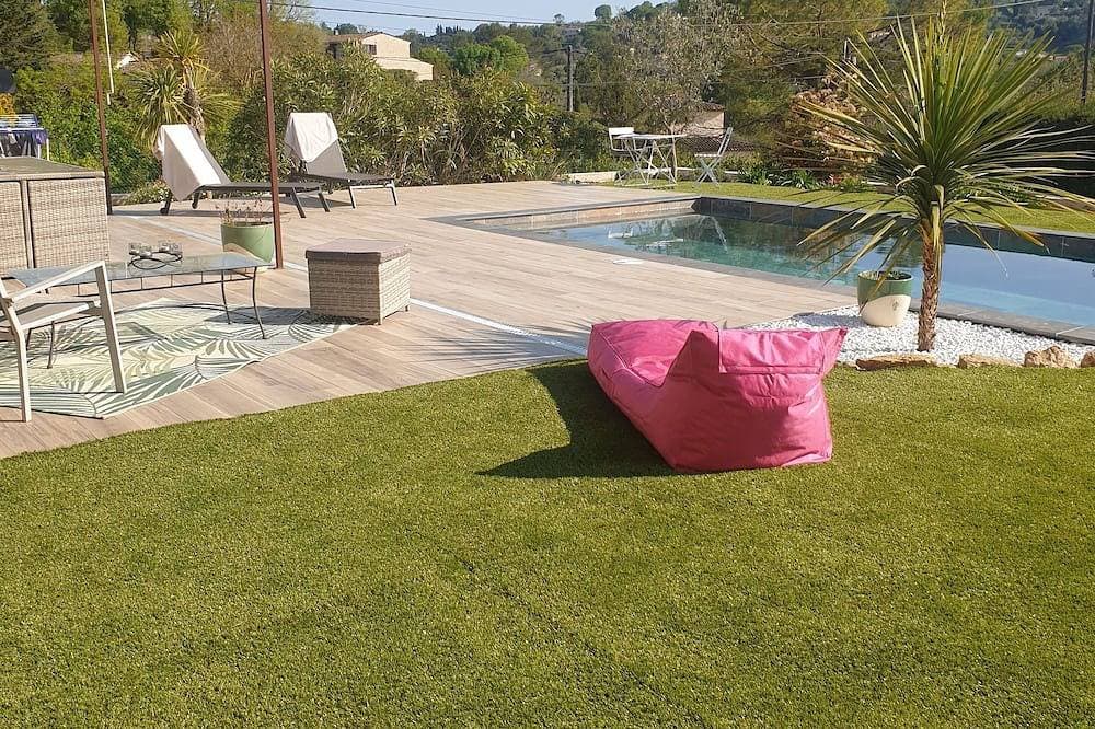 Foto 9 von 10: 4 bedroom villa 140m2 bungalow not overlooked, quiet pool +garden