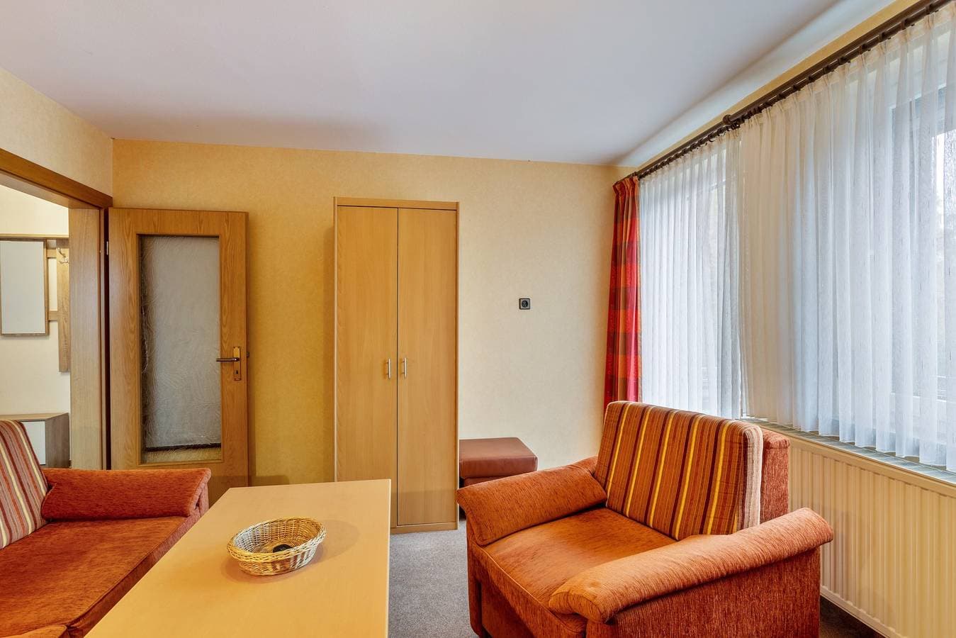 Foto 5 von 19: Haus Erika - Ferienwohnung 3 mit WLAN, Balkon und Gemeinschaftsgarten nahe Skywalk
