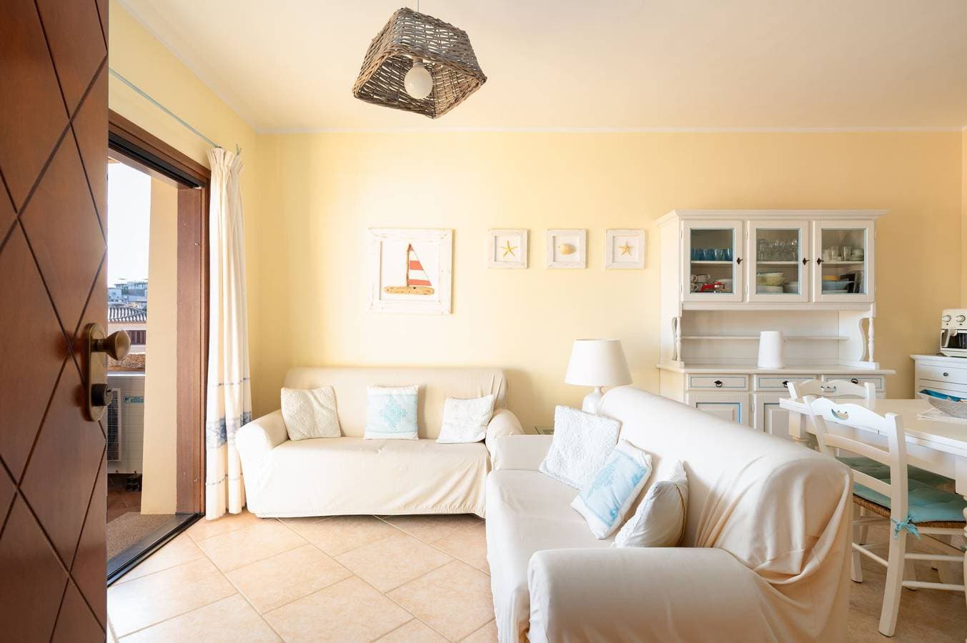 Foto 7 von 42: Ferienwohnung für 4 Personen mit Terrasse