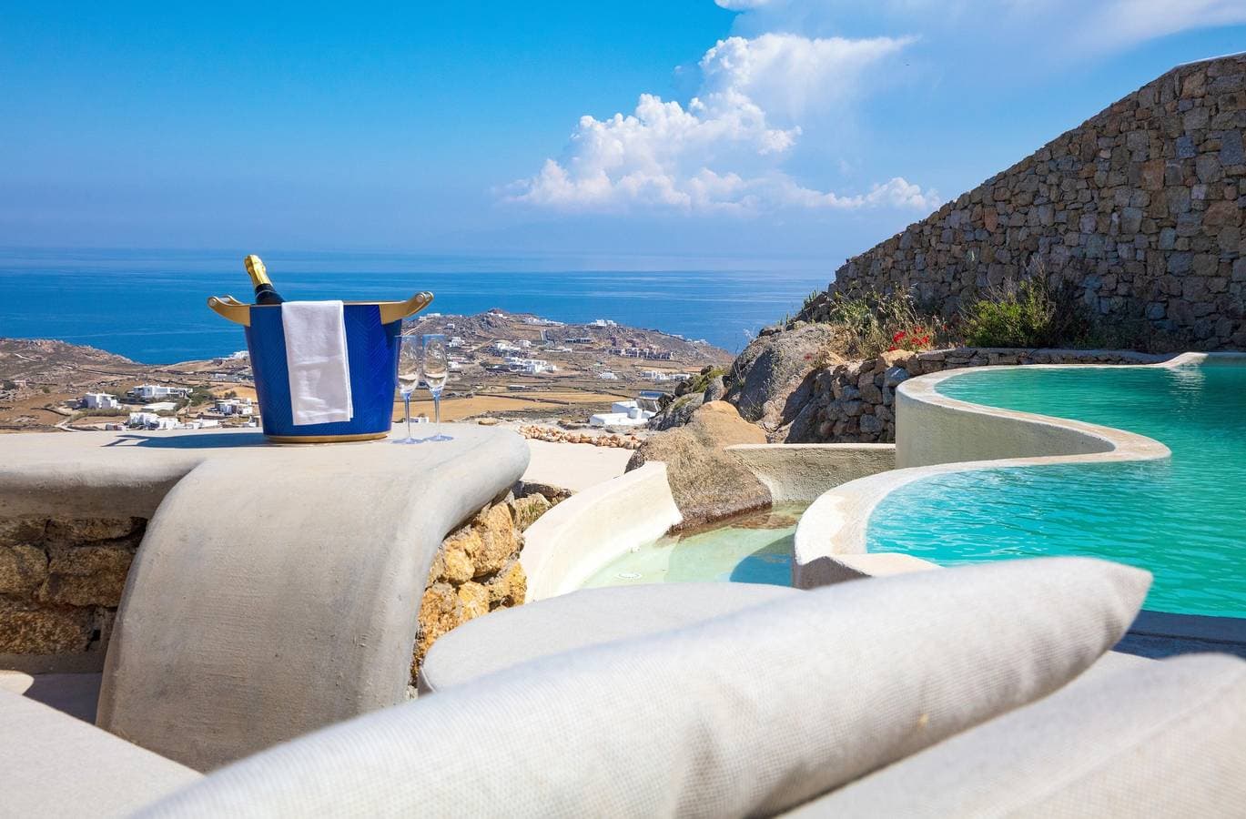 Foto 4 von 21: Ferienhaus 'Amalthia Suite Private Pool' mit Meerblick, WLAN und Klimaanlage