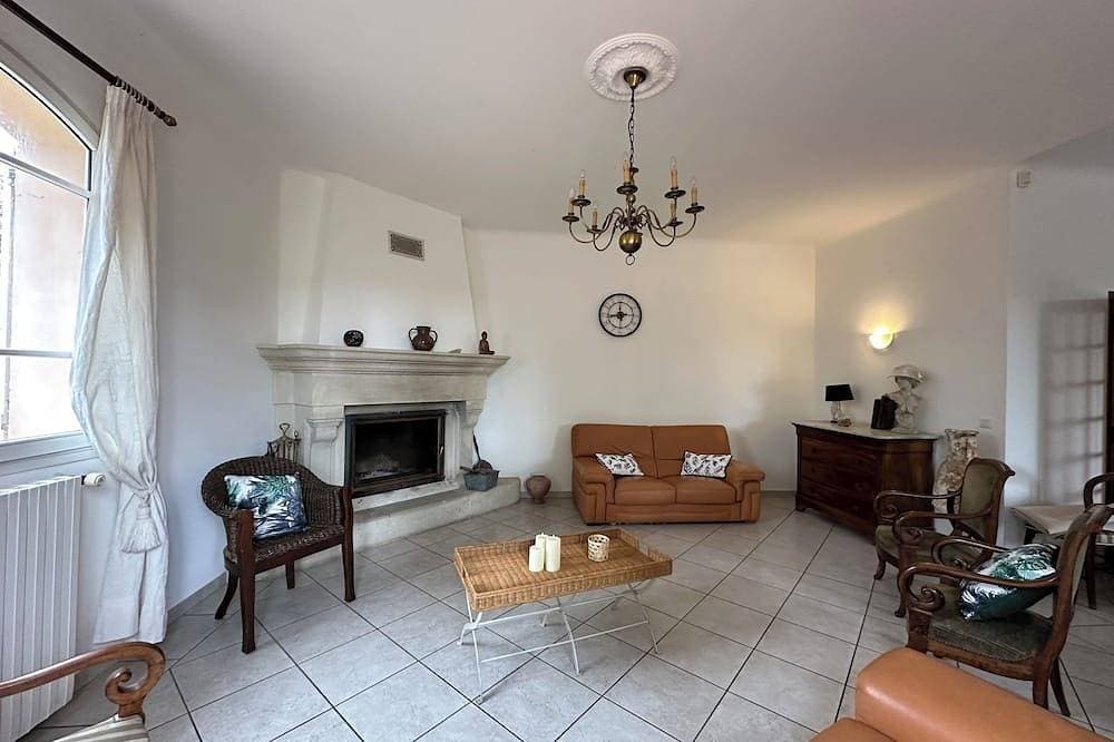 Foto 7 von 28: Au Cœur de la Provence Superbe Maison de 230m2jardin 2500m2 Jacuzzi11 Couchages