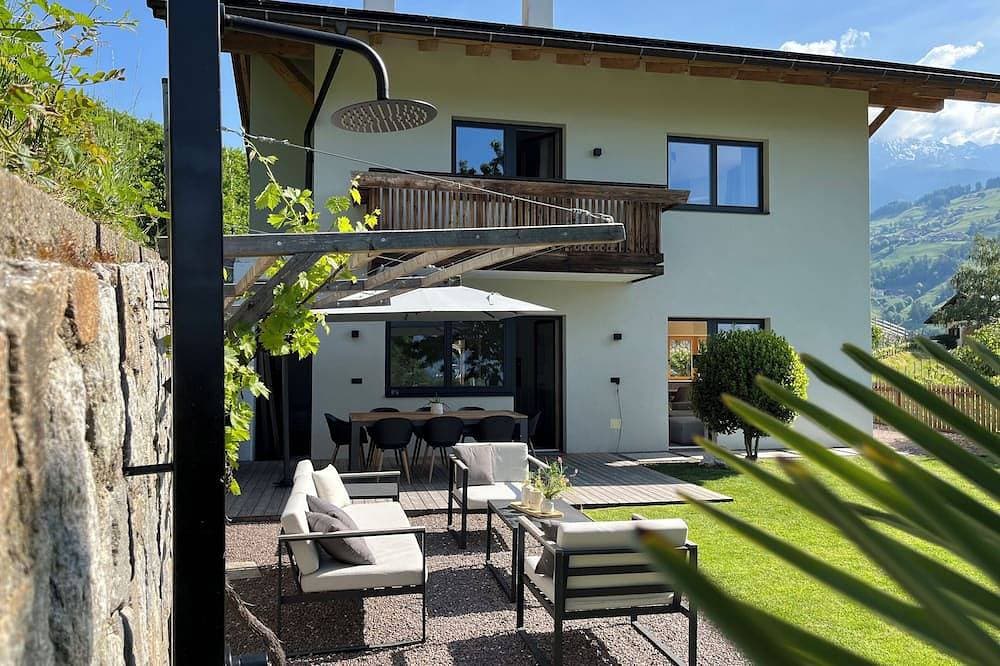 Ferienvilla mit Panoramablick 1