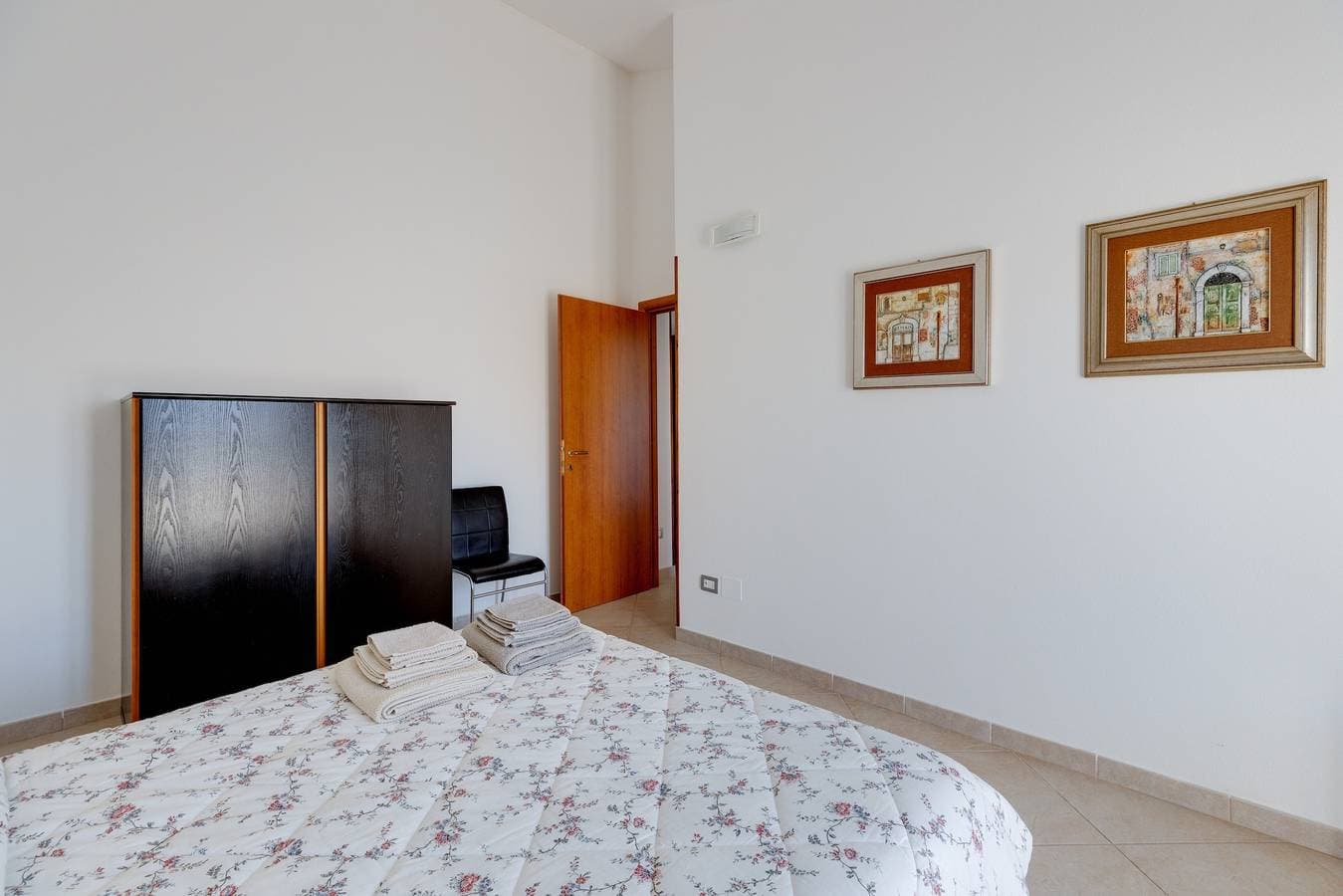 Foto 3 von 26: Ferienwohnung 'Flamingo House' mit Balkon, WLAN und Klimaanlage