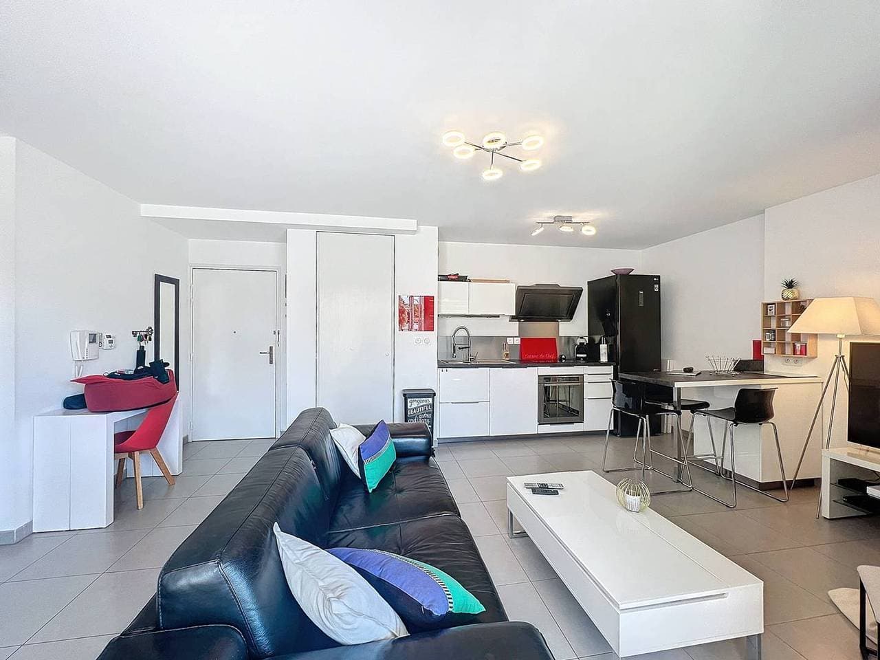 Foto 9 von 24: Modernes T2 mit Terrasse, Klimaanlage und Parkplatz in La Ciotat