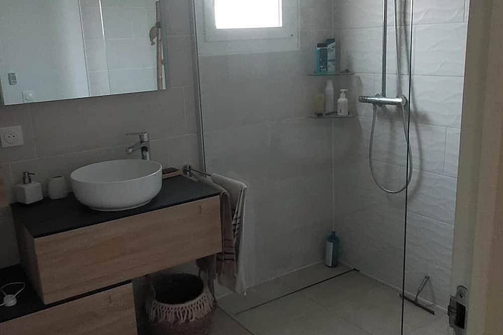 Foto 11 von 30: Côte D'azur, Villa Avec Piscine, Proche de Hyères les Palmiers. 4 Chambres