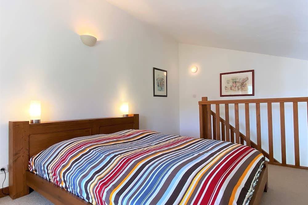 Foto 2 von 30: BaskoParadis I ÖkoFeWo I Bett 160 I Terrasse I Panoramablick I Garten I Esel