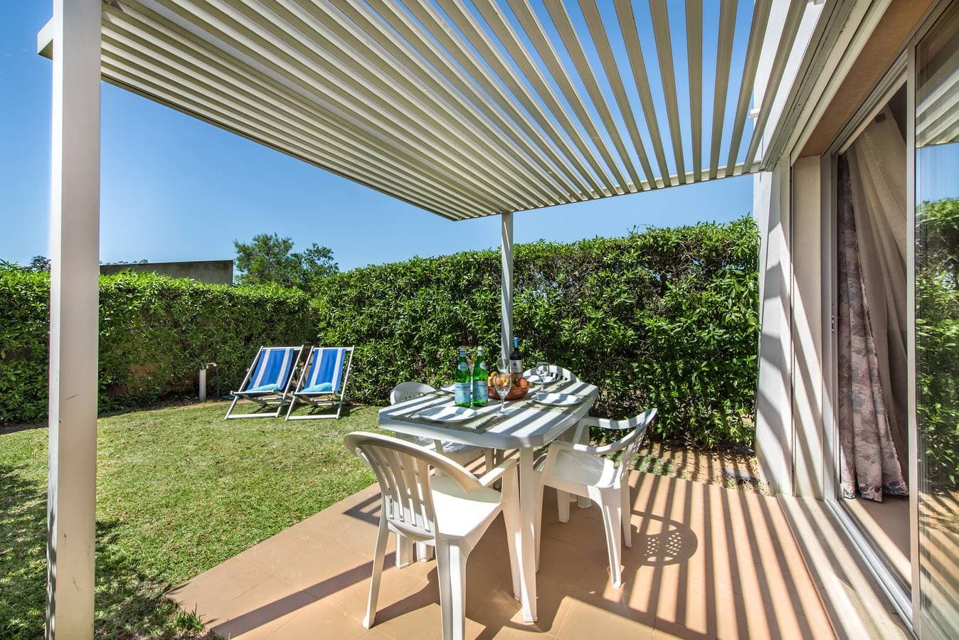 Foto 2 von 35: Sonnige Villa mit Zugang zum Pool - Entspannter Urlaub