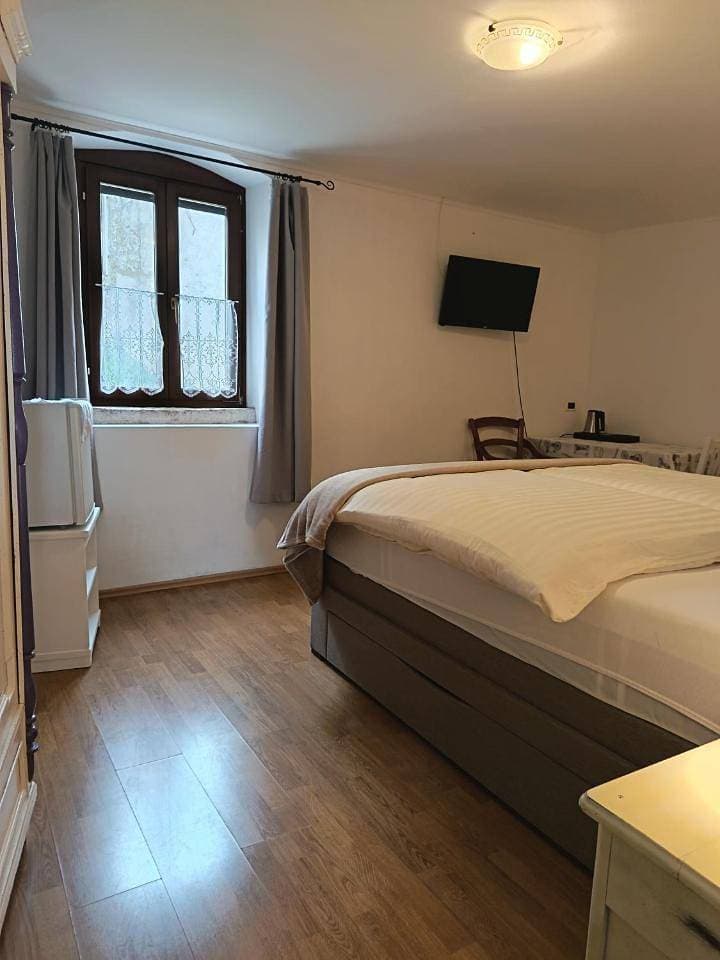 Foto 12 von 20: Double Room with Private Bathroom