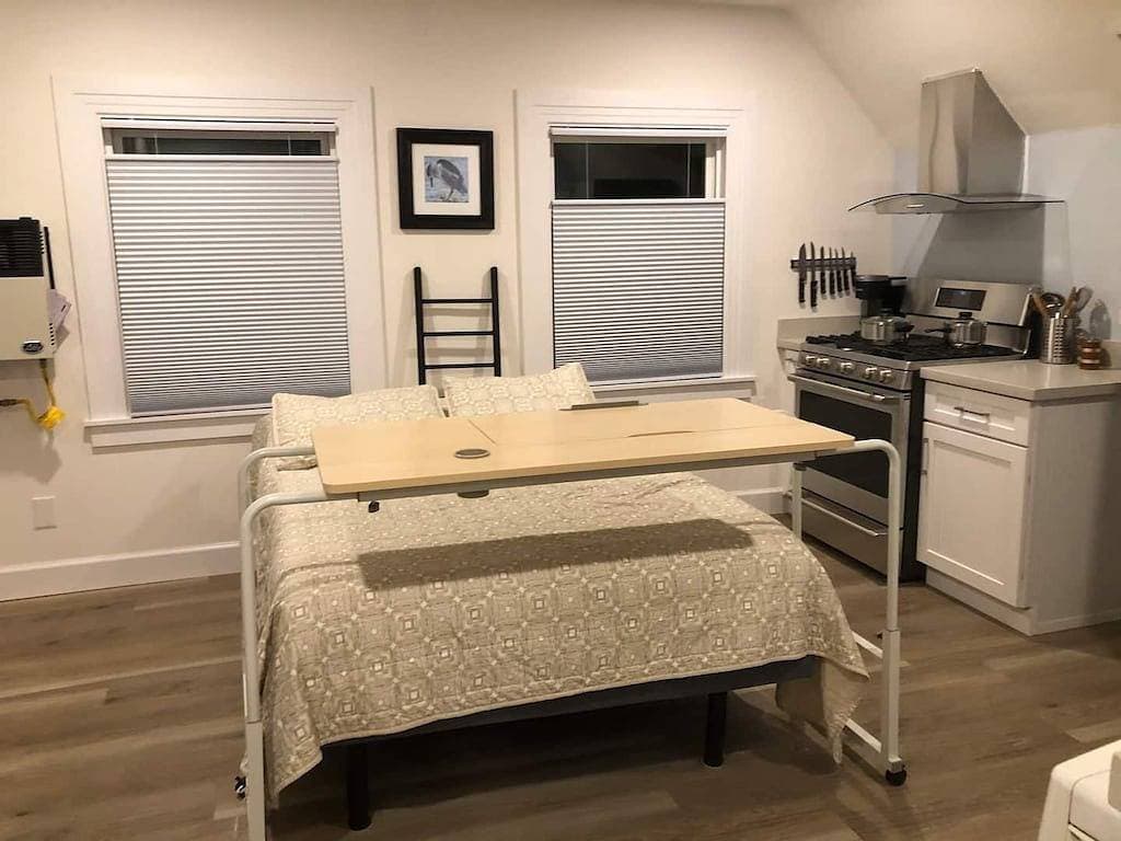 Foto 6 von 28: New Remodeled Studio in Oakland's Dimond District