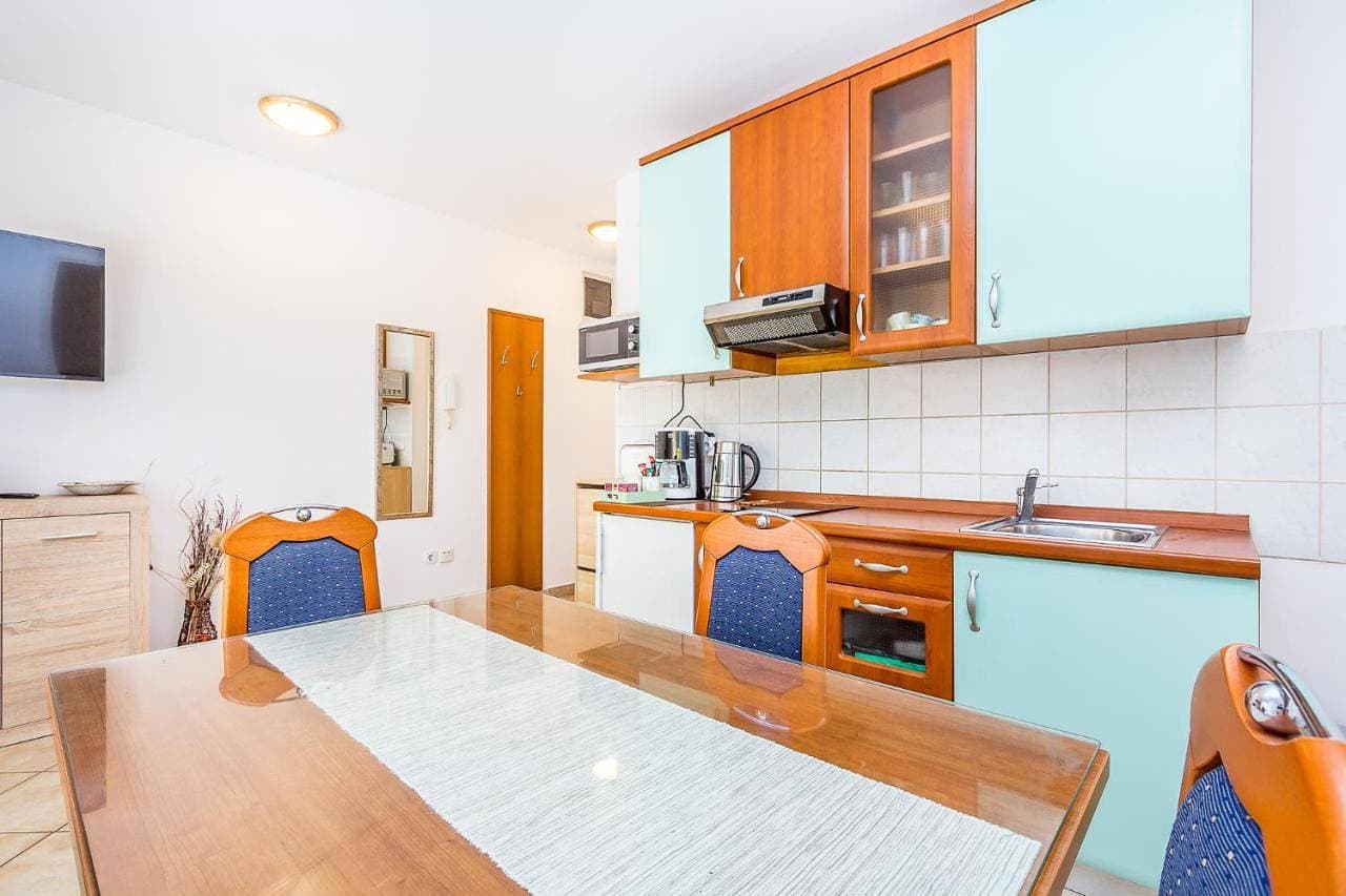 Foto 9 von 14: Two-Bedroom Apartment