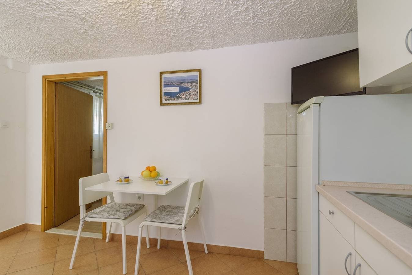 Foto 3 von 17: Ferienwohnungen Meri / Ein Schlafzimmer A1 - Okrug Gornji