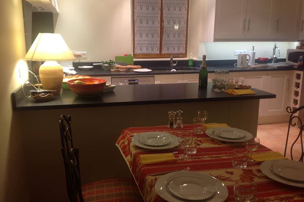 Foto 5 von 12: Character, modernised maison de village in quiet side street 50 mtr. from centre