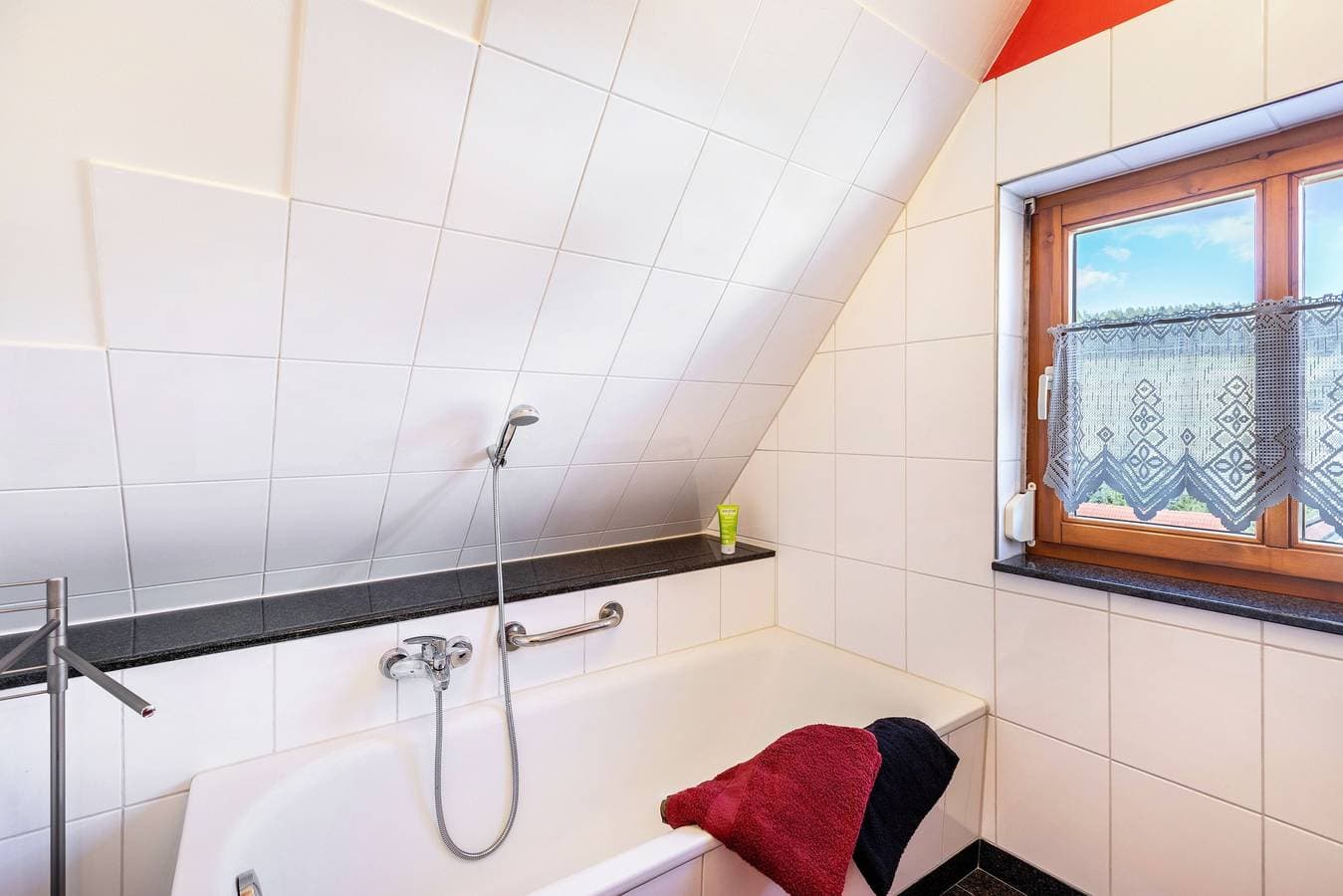 Foto 13 von 20: Ferienwohnung "Dachspitz - Junges Wohnen" mit Gemeinschaftsgarten und WLAN
