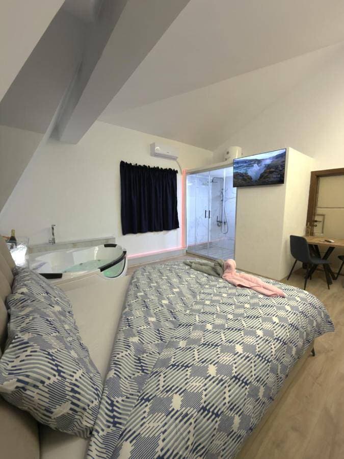 Foto 4 von 9: Two-Bedroom Deluxe Apartment