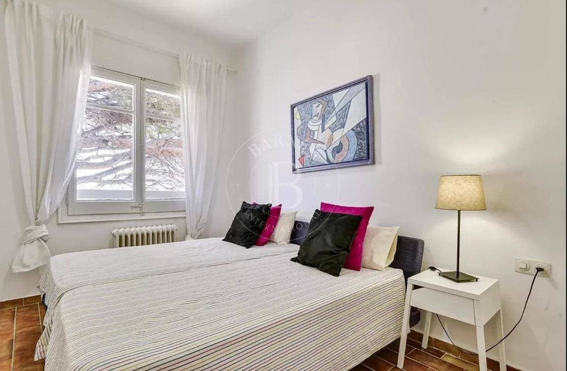 Foto 6 von 13: First line 4 bed Villa with Sea views