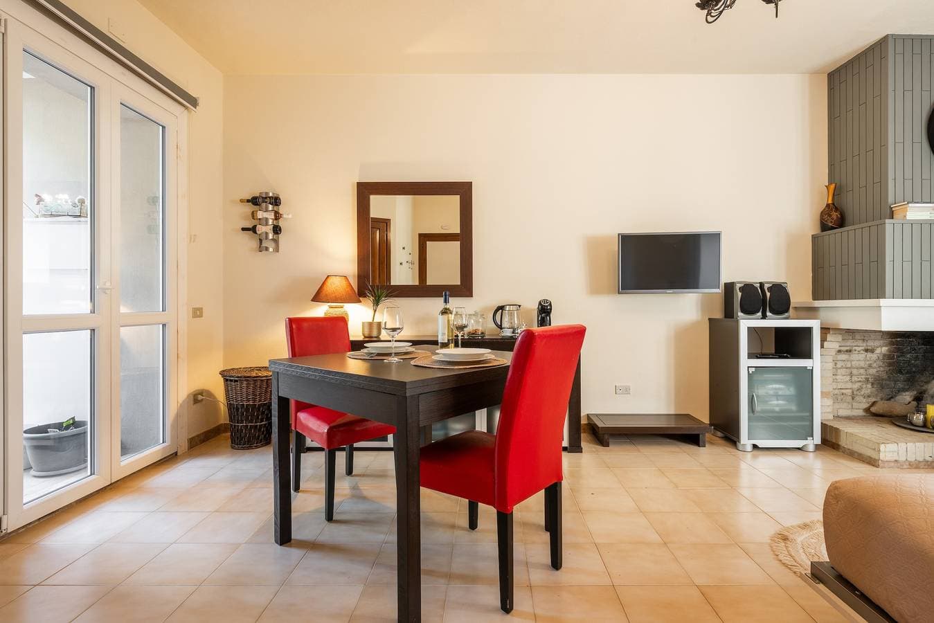 Foto 8 von 23: Zimmer 'Luxi Noa Studio' mit gemeinsamer Terrasse, WLAN und Klimaanlage