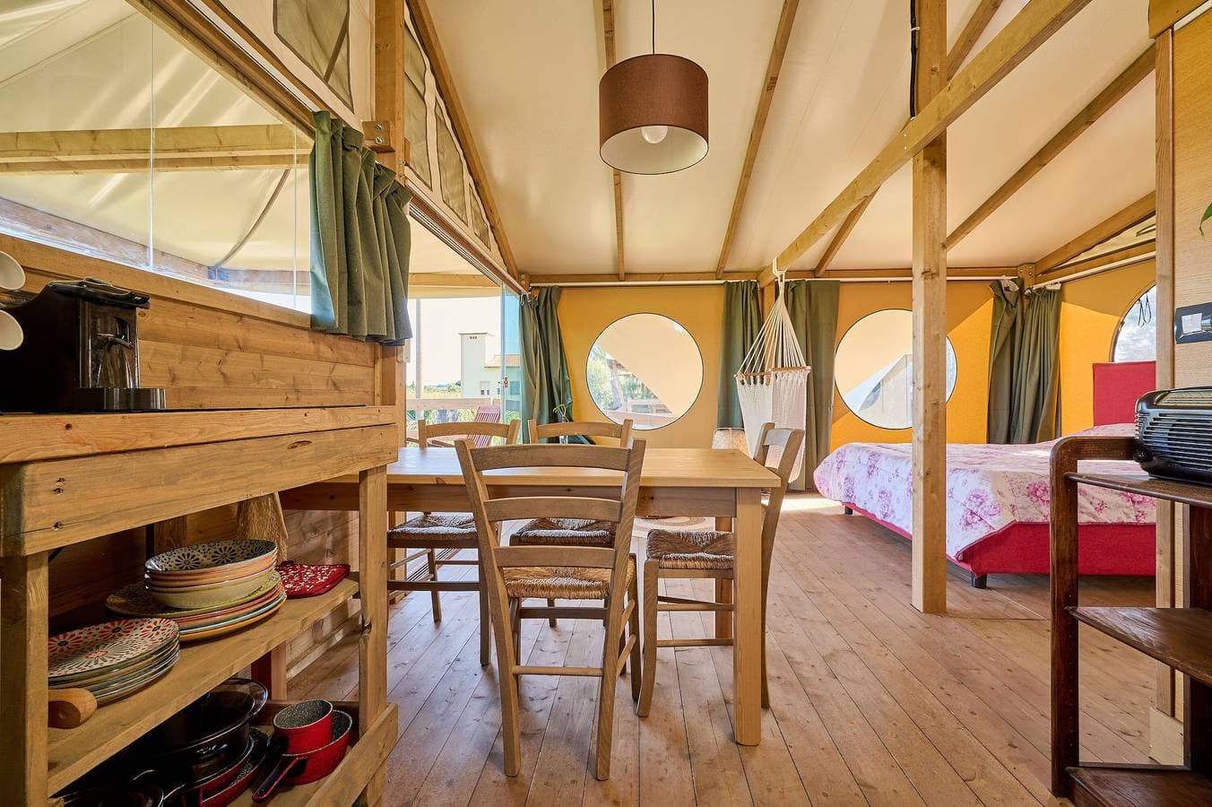 Foto 9 von 22: Einzimmerapartment 'Suite Glamping Vicino Al Mare' mit privater Terrasse und WLAN