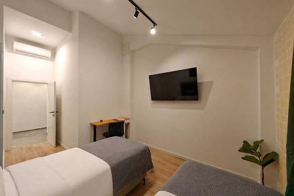 Foto 3 von 30: Bjonda Big Family Apt • 3Br • 2 Balconies + Private Parking