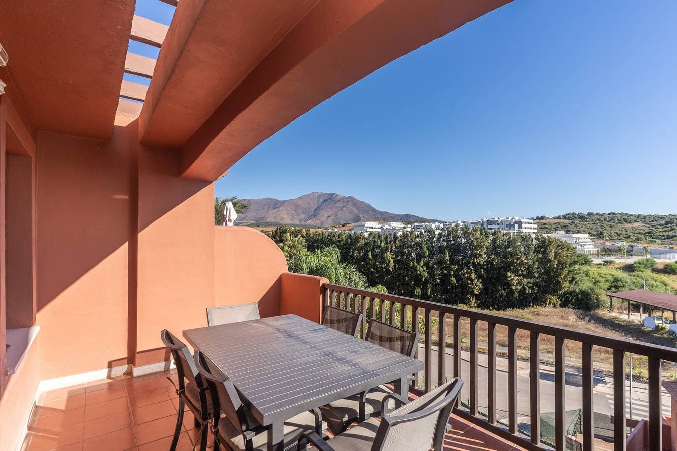 Foto 2 von 29: Apartment 'Duplex Estepona' mit Bergblick, WLAN und Klimaanlage