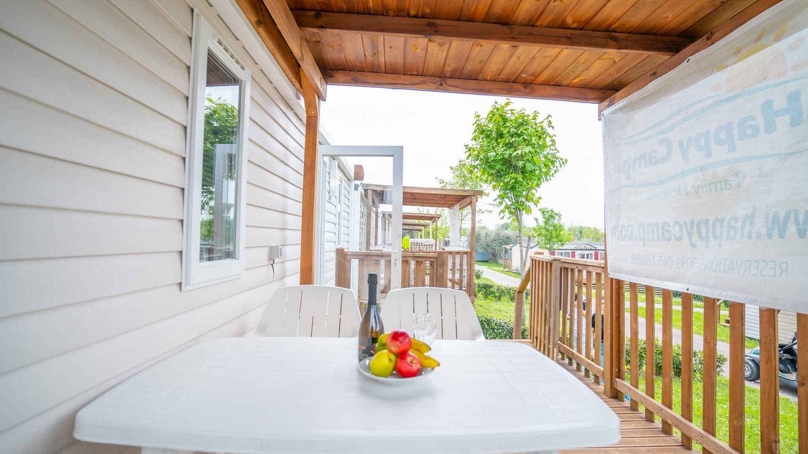 Foto 2 von 37: Mobilehome mit Klimaanlage, Terrasse und Pool