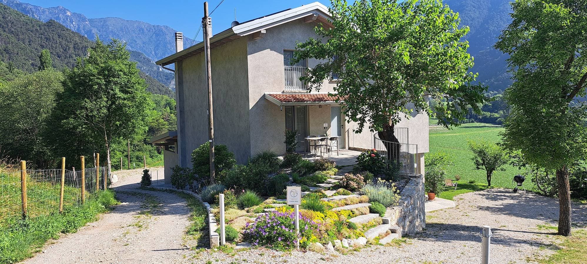 Foto 3 von 33: Ferienhaus 'Appartamento Indaco' mit Bergblick, privater Terrasse und Wi-Fi