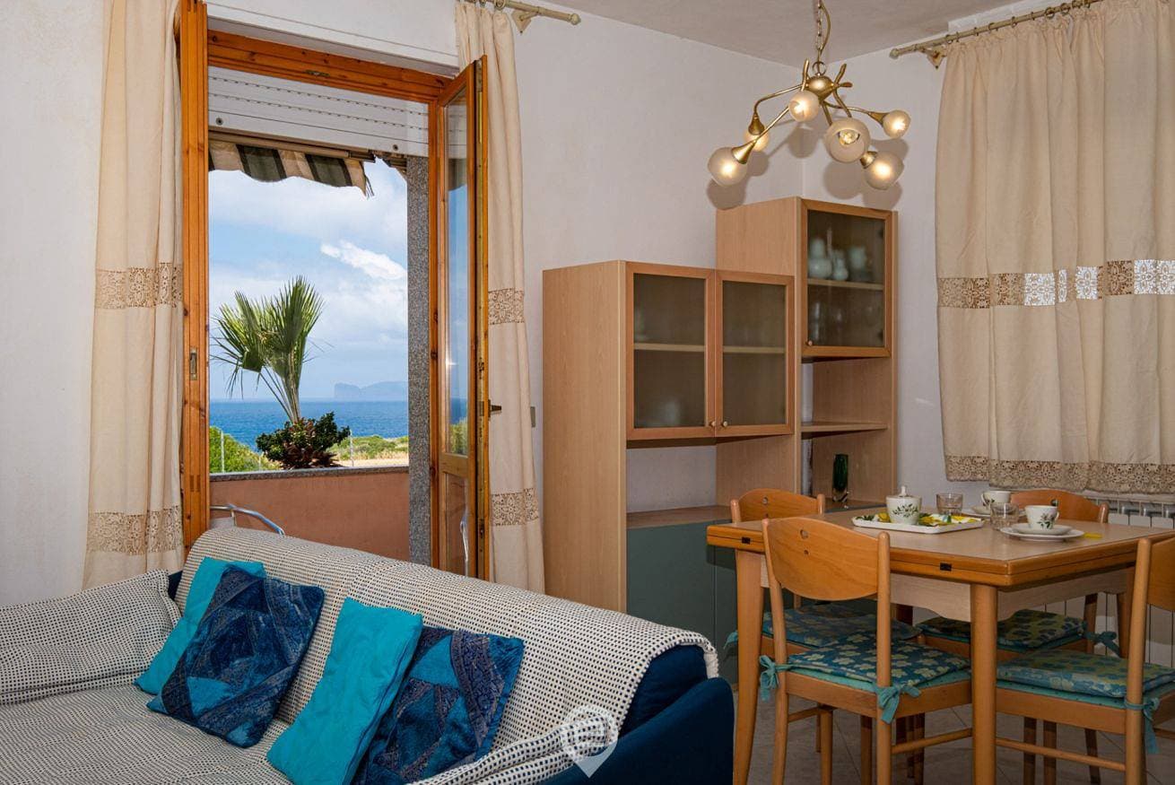 Foto 3 von 44: Ferienwohnung für 4 Personen mit Balkon/Terrasse